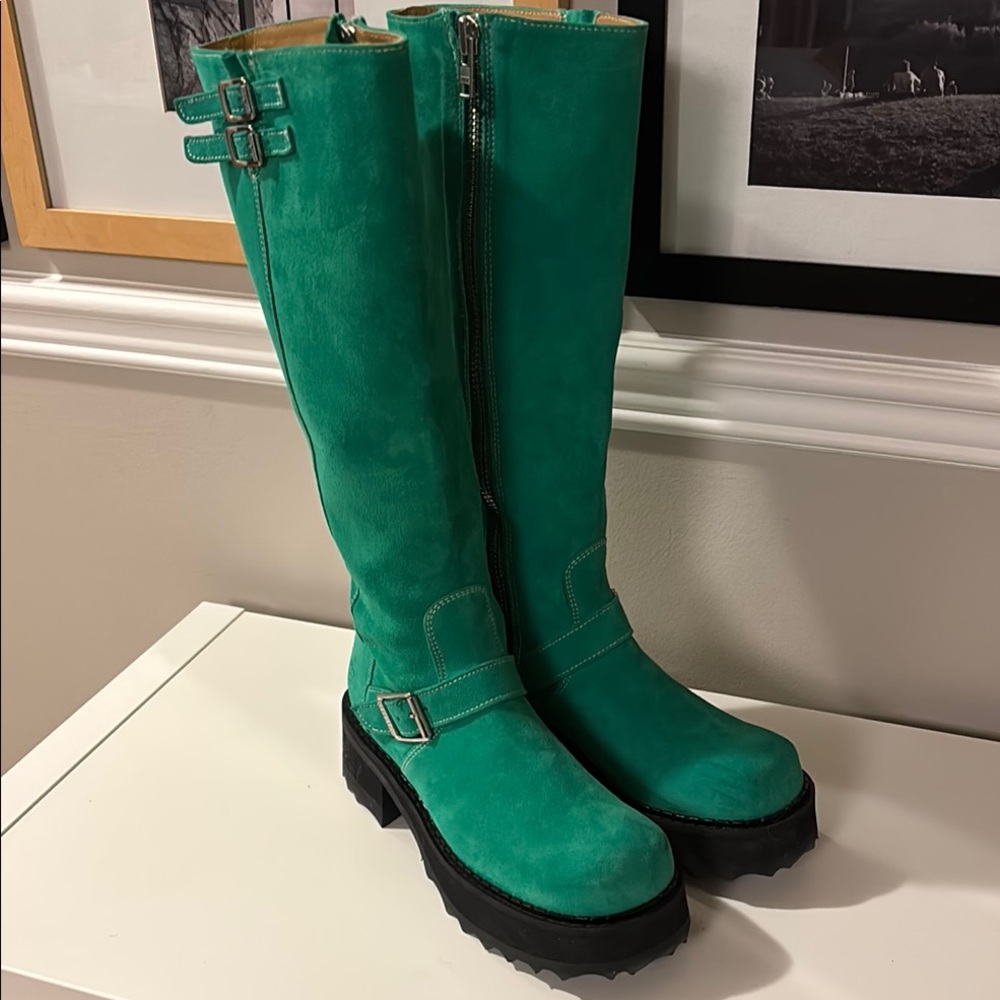 Fluevog Green Suede Bondgirls